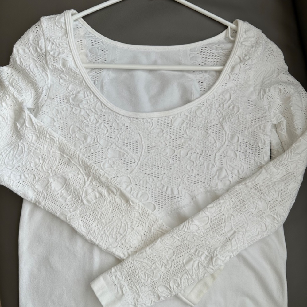 Anthropologie White Shirt new with tags Boho fitted pattern size xs